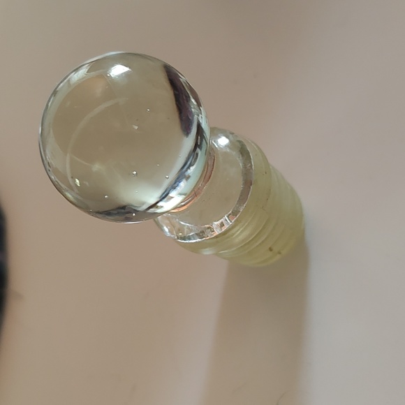 Lot of 5 wine or decanter or bottle stoppers - Picture 3 of 6